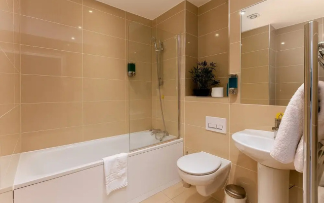 Skyvillion - Tower Point Enfield 1bed W Balcony
