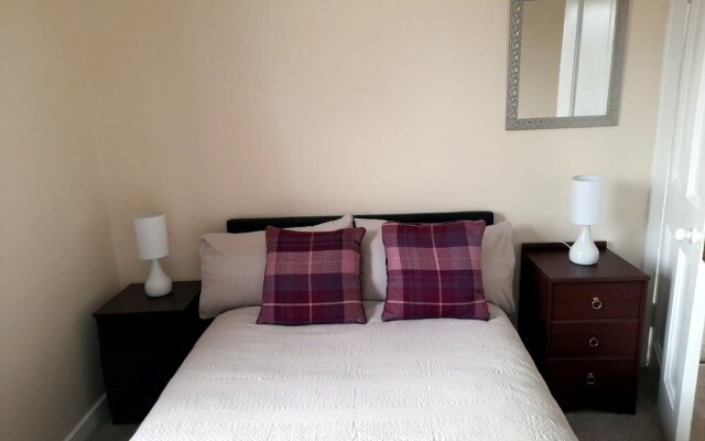 House-3br-garden-parking-near Inverness Castle
