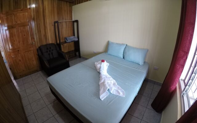 Apartamentos QR La Fortuna - Adults Only