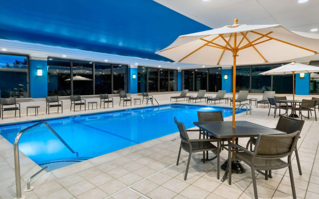 Hampton Inn Hartford/Airport