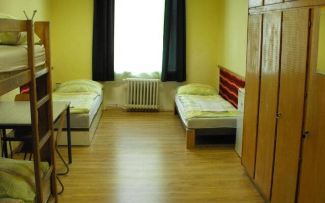 Mogyorodi Hostel