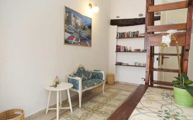 SELF Apartments - Coastal Suite and Central Balcony
