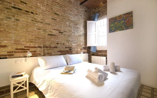 Happy People Gaudi Sant Pau Apartments