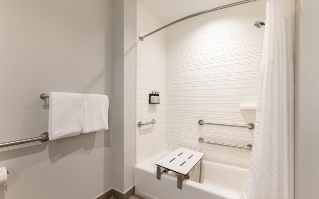 avid hotel Summerville by IHG