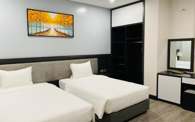 Diamond Hotel Van Đon