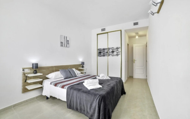 Apartment - 2 Bedrooms with Pool and WiFi - 104981