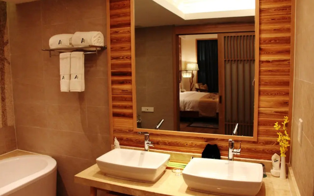 Queshan Lake Arcadia Intl Resort