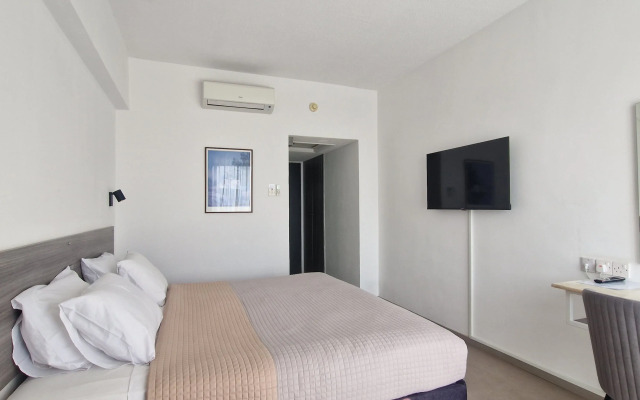 Navarria Hotel