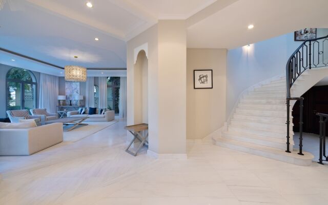 Maison Privee Private Pool and Beach Access Villa w/ Cinematic Vws