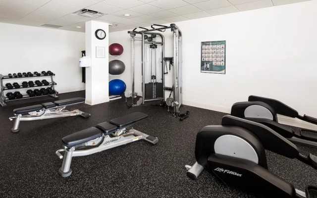 Beachfront Condo With Huge Views/pools/tennis/grills