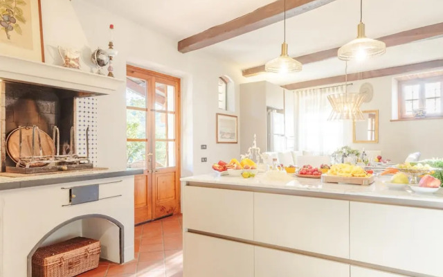 Amore Farmhouse Retreat