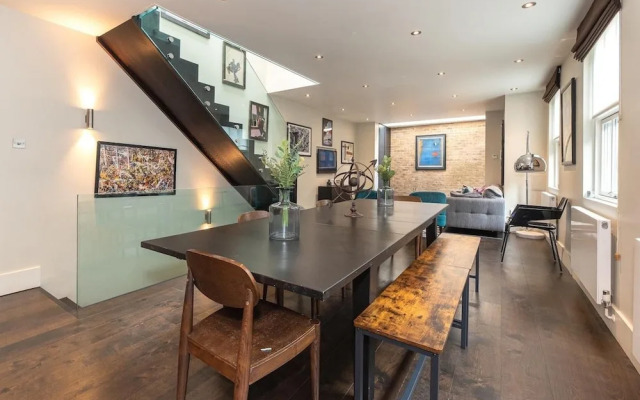 Spacious 4BR Victorian Estate in Kensington