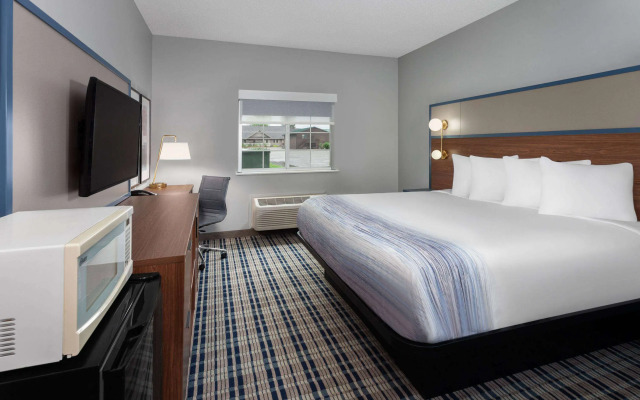 AmericInn by Wyndham Eagle River Downtown