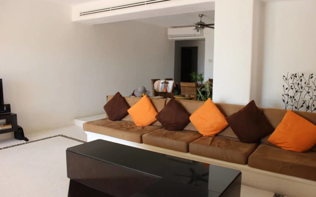 4BR APT IN Paseo DE LA Playa 35, Acapulco Diamante