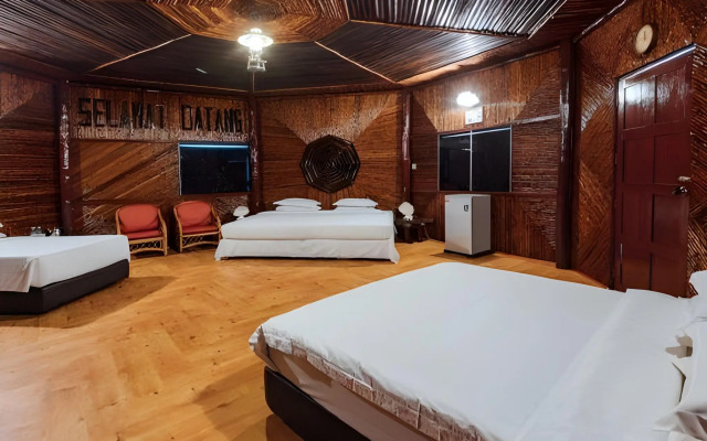 Dragon Inn Floating Resort