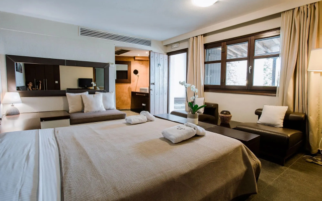 12 Months Luxury Resort
