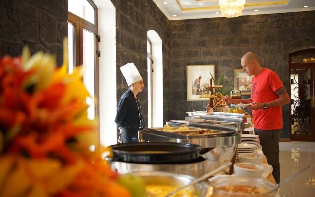 Sangay Spa Hotel