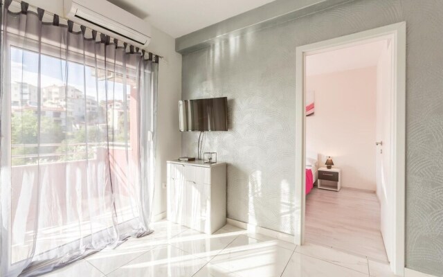 Nice Home in Podstrana With Wifi and 1 Bedrooms