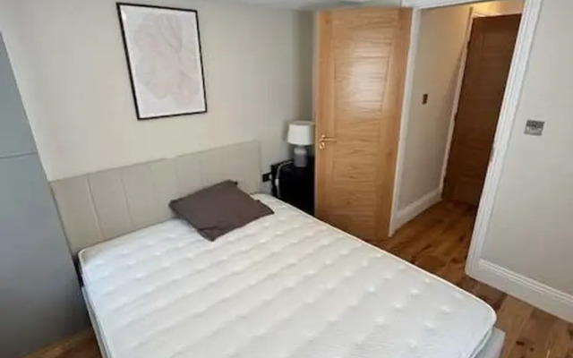 Charming Notting Hill Basement Flat With Garden