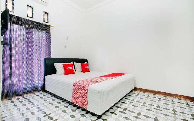 OYO 3748 Rn Syariah Guest House