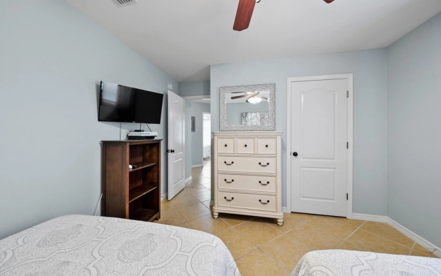 Salty Seas 405 Sandy Cay