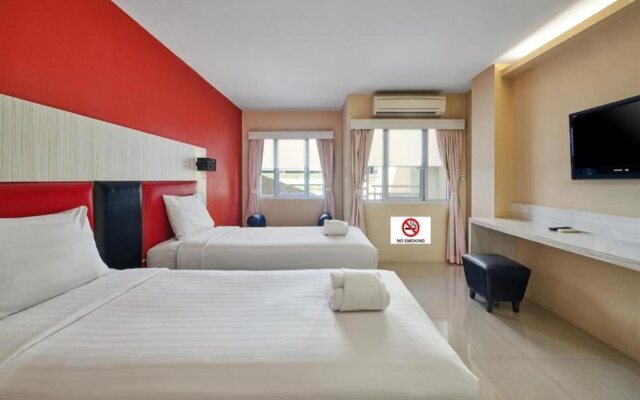 Prom Ratchada Hotel
