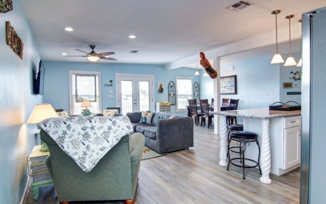 Nauti Mermaid 5 Bedroom Home by Redawning