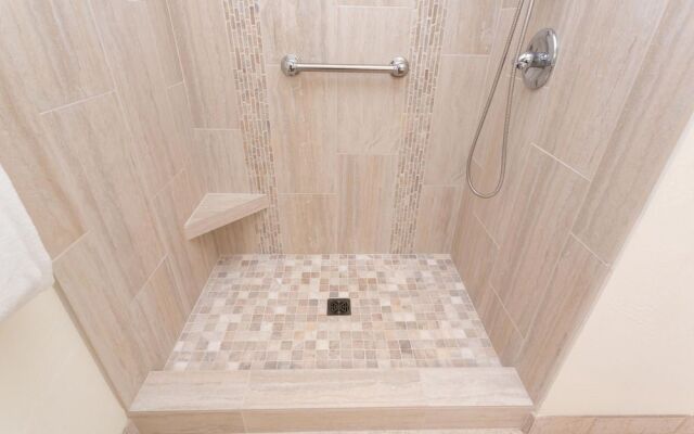 Hale Kamaole #329 - 2 Br Condo