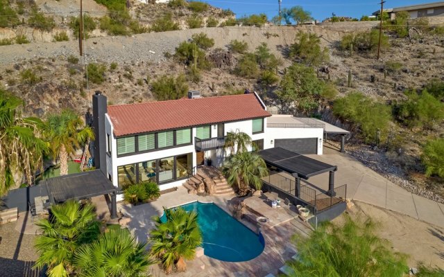 Desert Lagoon by Avantstay Luxury Phoenix Home w/ Entertainers Backyard