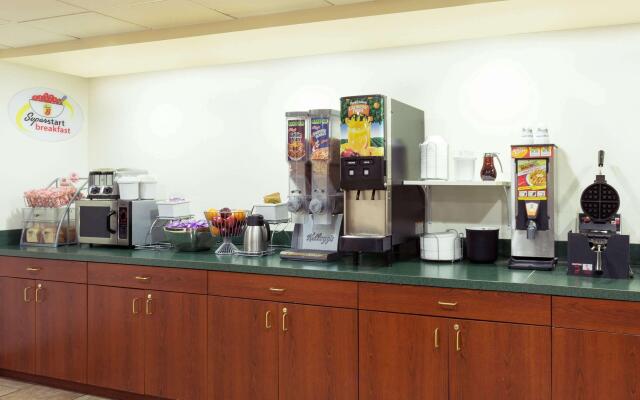 Super 8 By Wyndham Chandler Phoenix