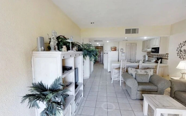 Princessa 1BR D 205-v by Casago