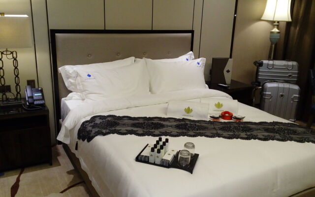 Lotus Blu Hotel
