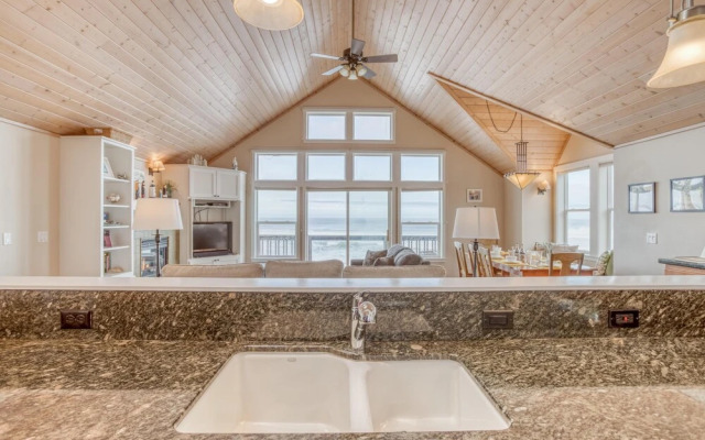 Waters Edge - Bella Beach