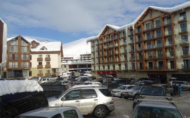 New Gudauri Suites