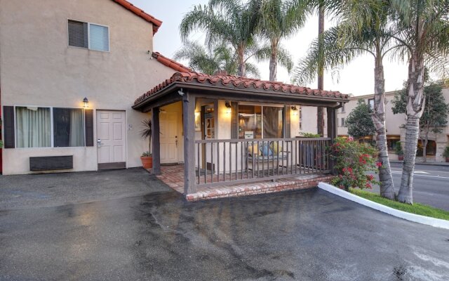 The Green Room Hotel