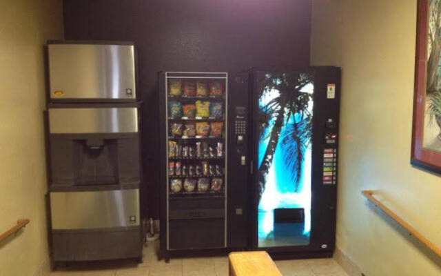 Super 8 Motel - Wilmington