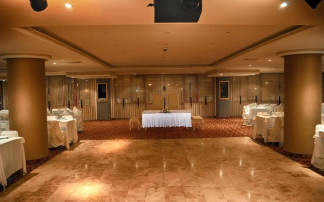 Hotel Eken Prestige