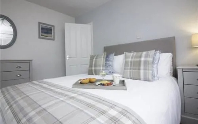 Diamond - Clyde House