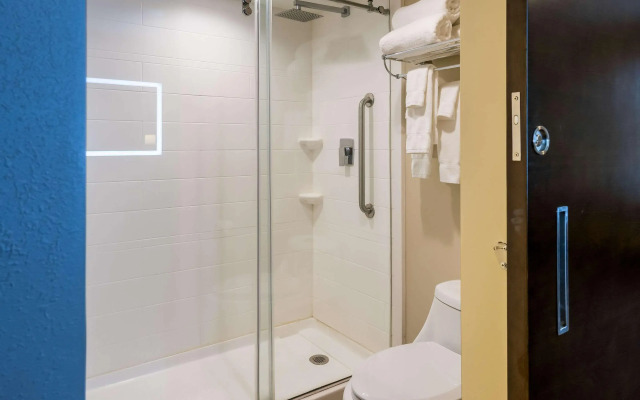 Country Inn & Suites by Radisson, Grandville-Grand Rapids West, MI