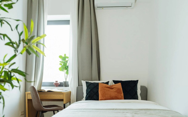 Sunny 2BR Flat - Top Location - Amazing Balcony