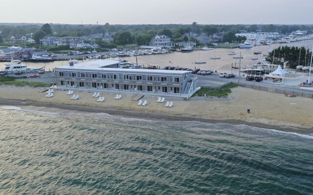 Falmouth Tides Motel