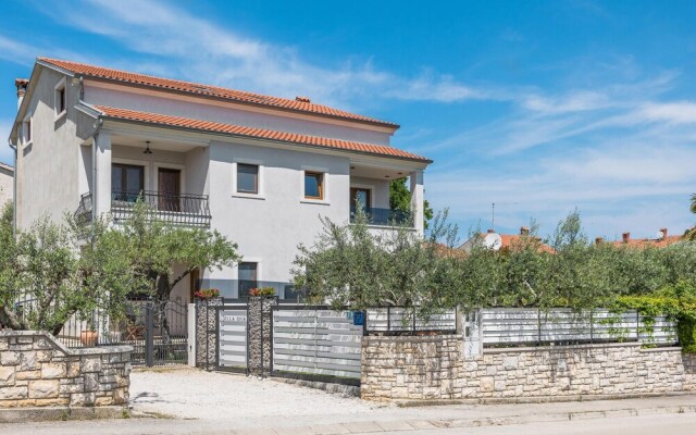 Amazing Home in Rovinj with Hot Tub, WiFi & 2 Bedrooms