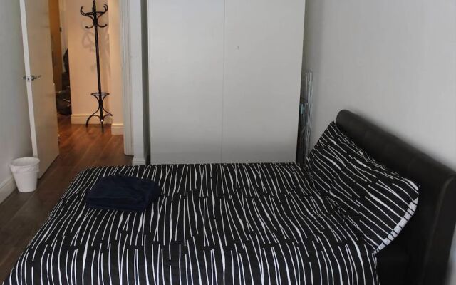 Zone 1 Hoxton 2 Bedroom Flat