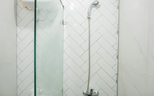 Simply Modern Classic Studio at Nifarro Apartment