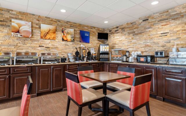 Comfort Inn & Suites Lakeside