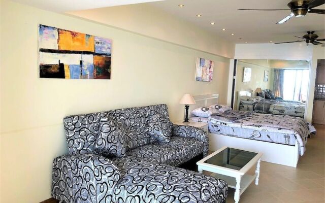 Metro Jomtien Condotel - Sleeps 2