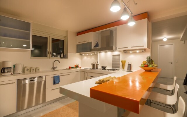 Legrena Beach Villa