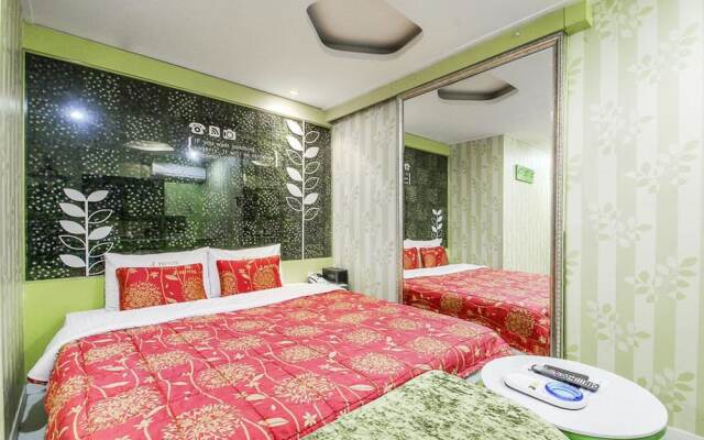 Icarus Motel