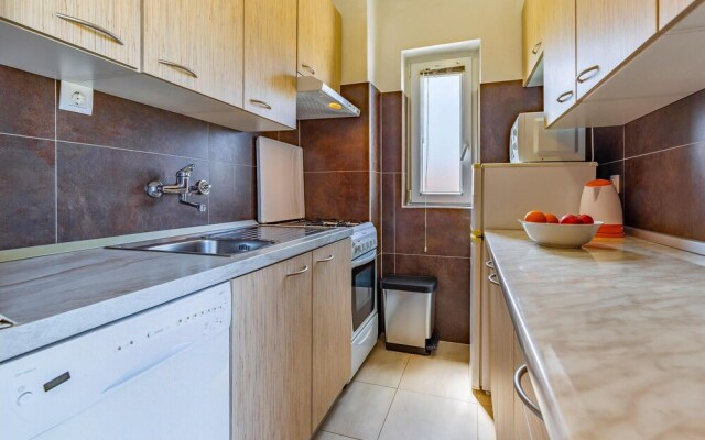 Beautiful Home in Stinjan With Wifi and 4 Bedrooms