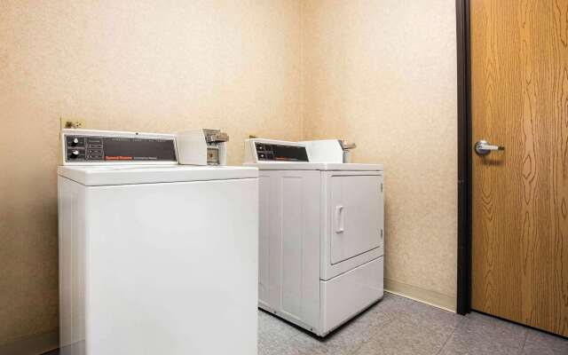 Quality Inn Monee I-57